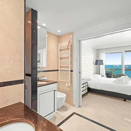 Apartment Ref 1991 - Croisette - Sea View For Rent Cannes
