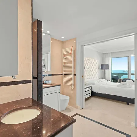 Apartment Ref 1991 - Croisette - Sea View For Rent *