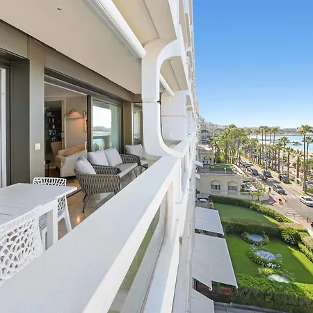 Ref 1991 - Croisette - Sea View For Rent * Κάννες