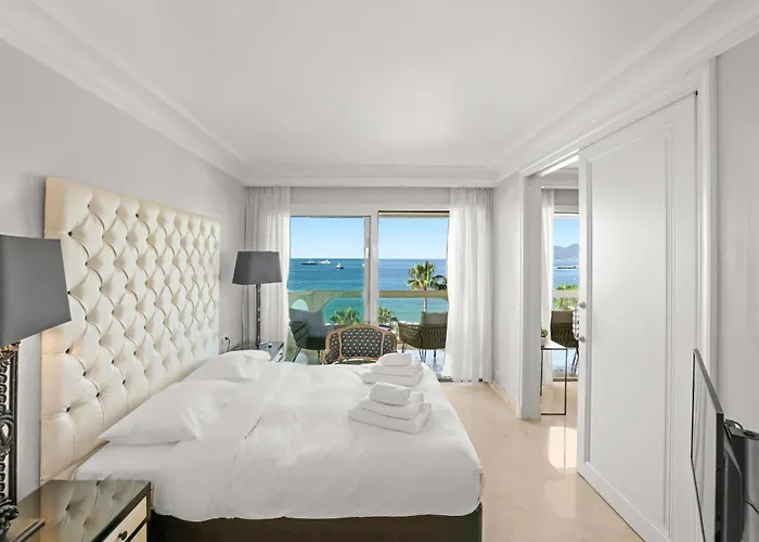 Ref 1991 - Croisette - Sea View For Rent شقة *