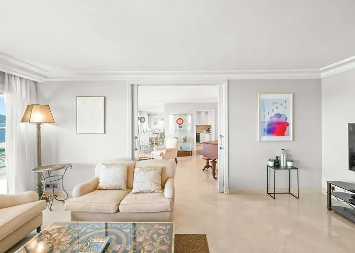 Апартаменты Ref 1991 - Croisette - Sea View For Rent *